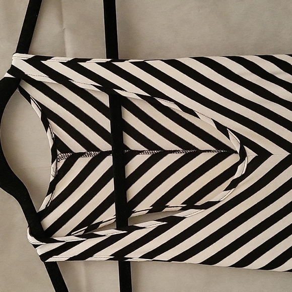 Bebe maxi chevron stripes dress, size Medium beige and black. - Picture 4 of 7